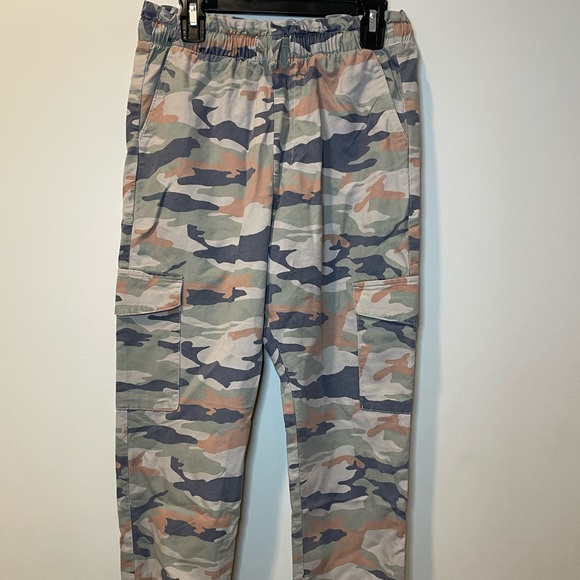 Girls Abercrombie Camouflage Jogger Pants - Picture 3 of 5